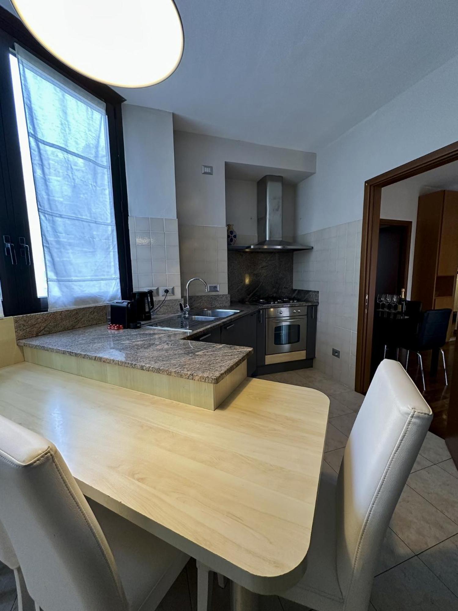 King Apartment Milano Bocconi エクステリア 写真