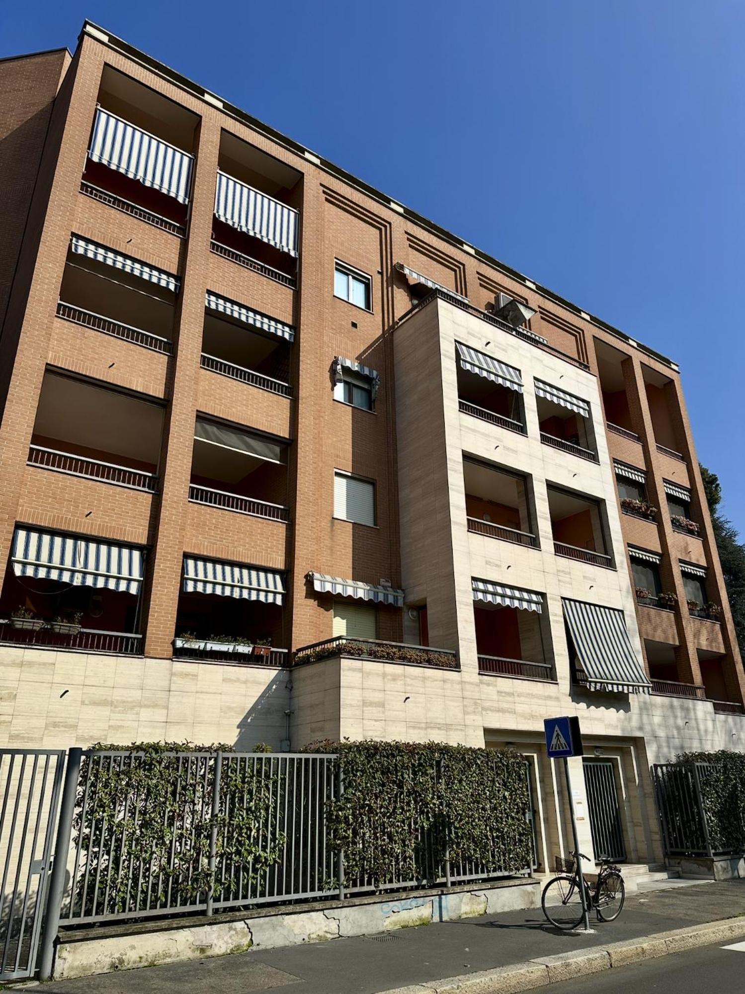 King Apartment Milano Bocconi エクステリア 写真