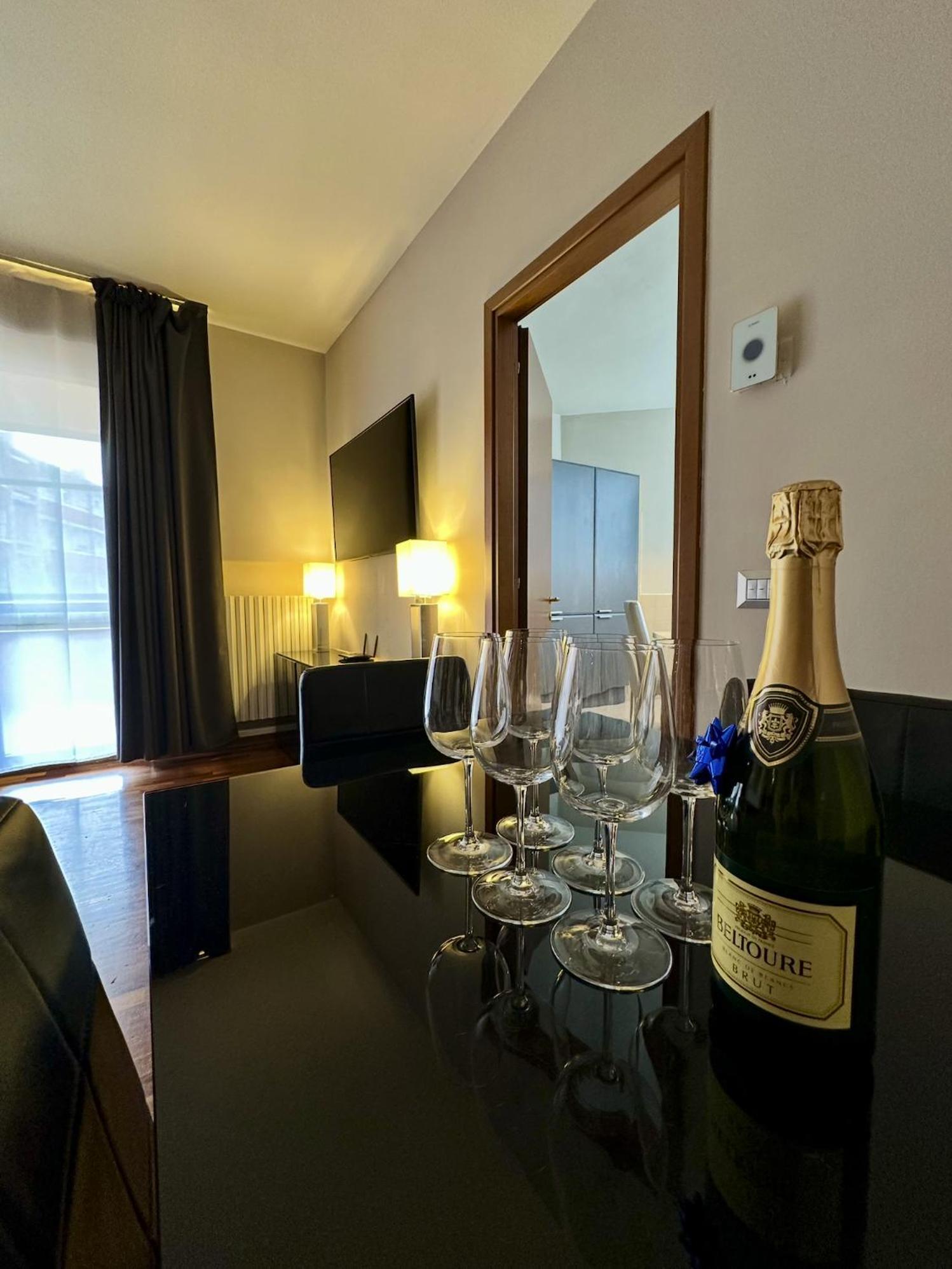 King Apartment Milano Bocconi エクステリア 写真